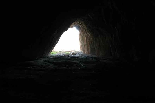 Höhle II - innen / Cave II - inside