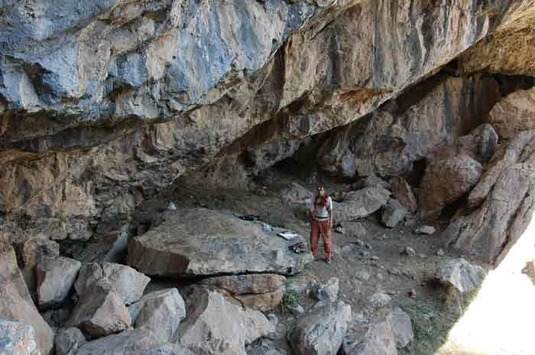 Höhle IV - Eingang / Cave IV - entrance